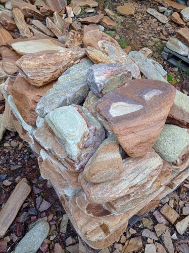 Златолит жёлтый, жёлто-зелёный глыбки и валуны для ланшафтного дизайна купить в Луховицах