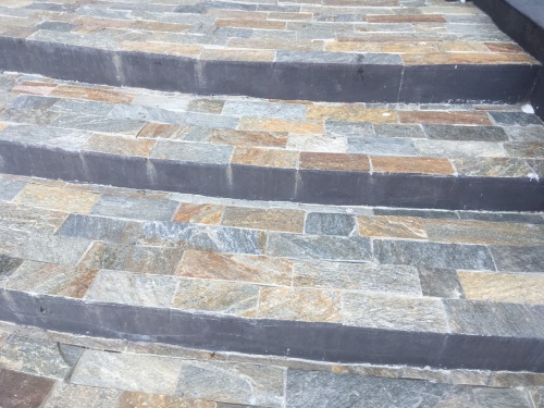 Плитка из Златолита Уральского для лестницы купить в Луховицах