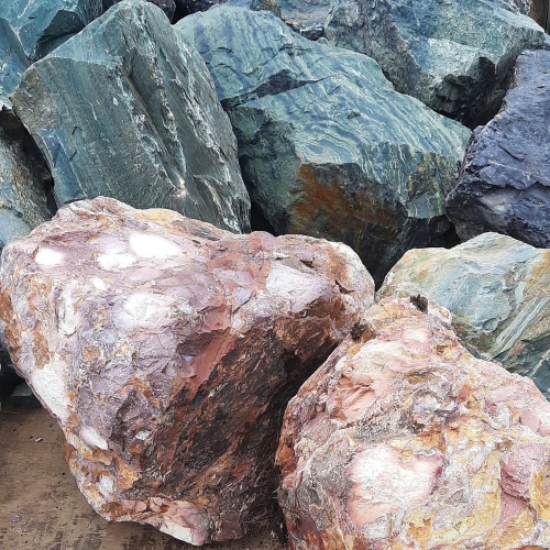 Ландшафтные глыбы красно-фиолетовые 200-1000 килограмм купить в Луховицах