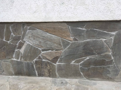 Плитняк златолит Уральский для цоколя, отмостки купить в Луховицах