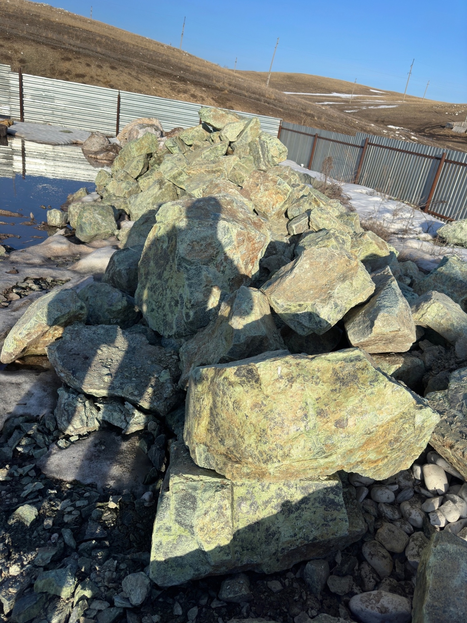 Камни для ландшафтного дизайна зелёные 10-60 килограмм купить в Луховицах