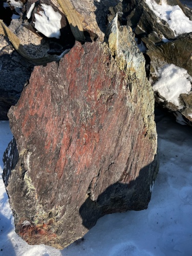 Ландшафтные глыбы красно-фиолетовые 200-1000 килограмм купить в Луховицах