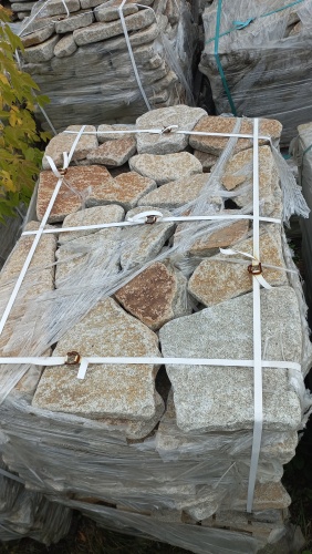 Плитняк галтованный гранитный для ландшафтного дизайна купить в Луховицах