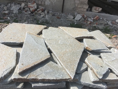 Златолит серебристый галтованный для лестниц купить в Луховицах